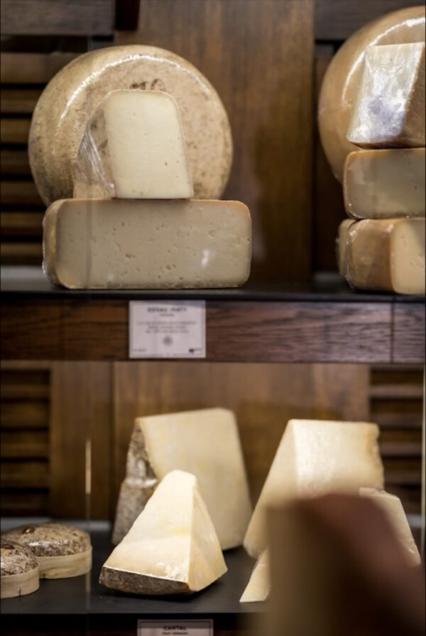 fromage sur étagères